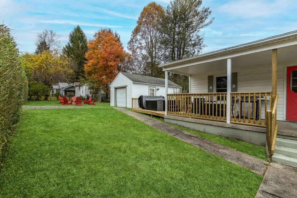 New River Gorge Cottage W Hot Tub, Fire Pit, Grill Oak Hill Exterior foto